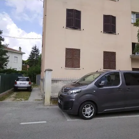 Casa Buozzi, Tra Il Mare E Il Centro Lägenhet