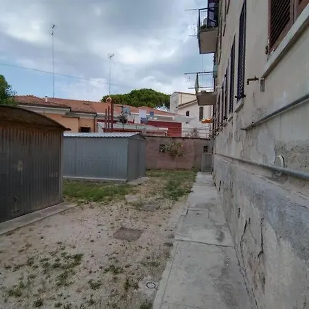 Casa Buozzi, Tra Il Mare E Il Centro Lägenhet